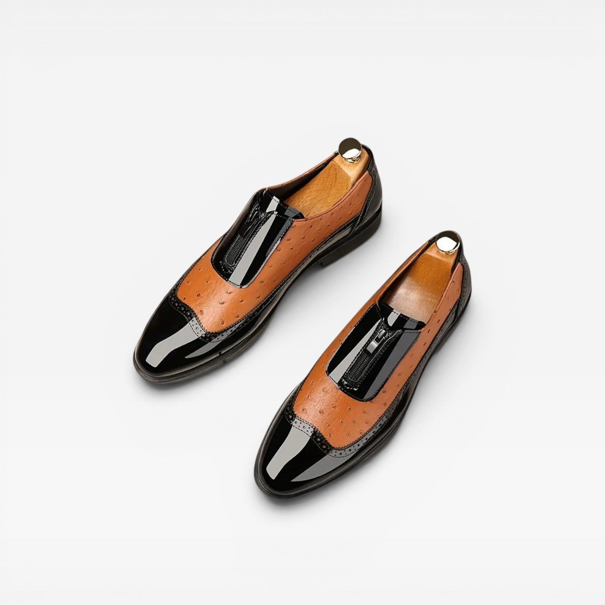Herresko i patentlæder med strudse tekstur – Elegant tofarvet brogue formel stil