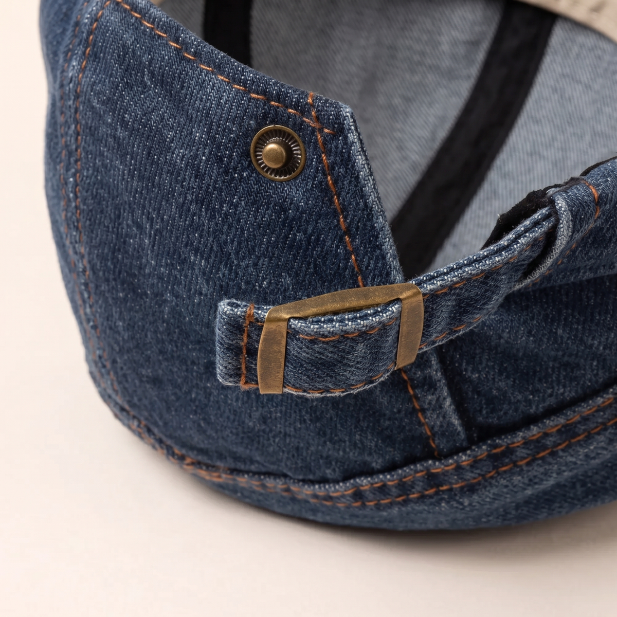 Denim-Schiebermütze mit Kontrastnaht