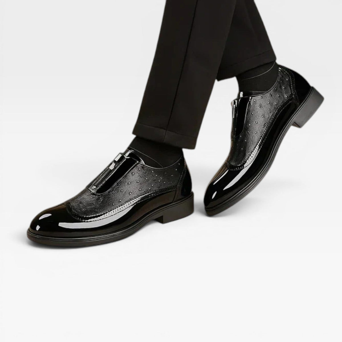 Herresko i patentlæder med strudse tekstur – Elegant tofarvet brogue formel stil
