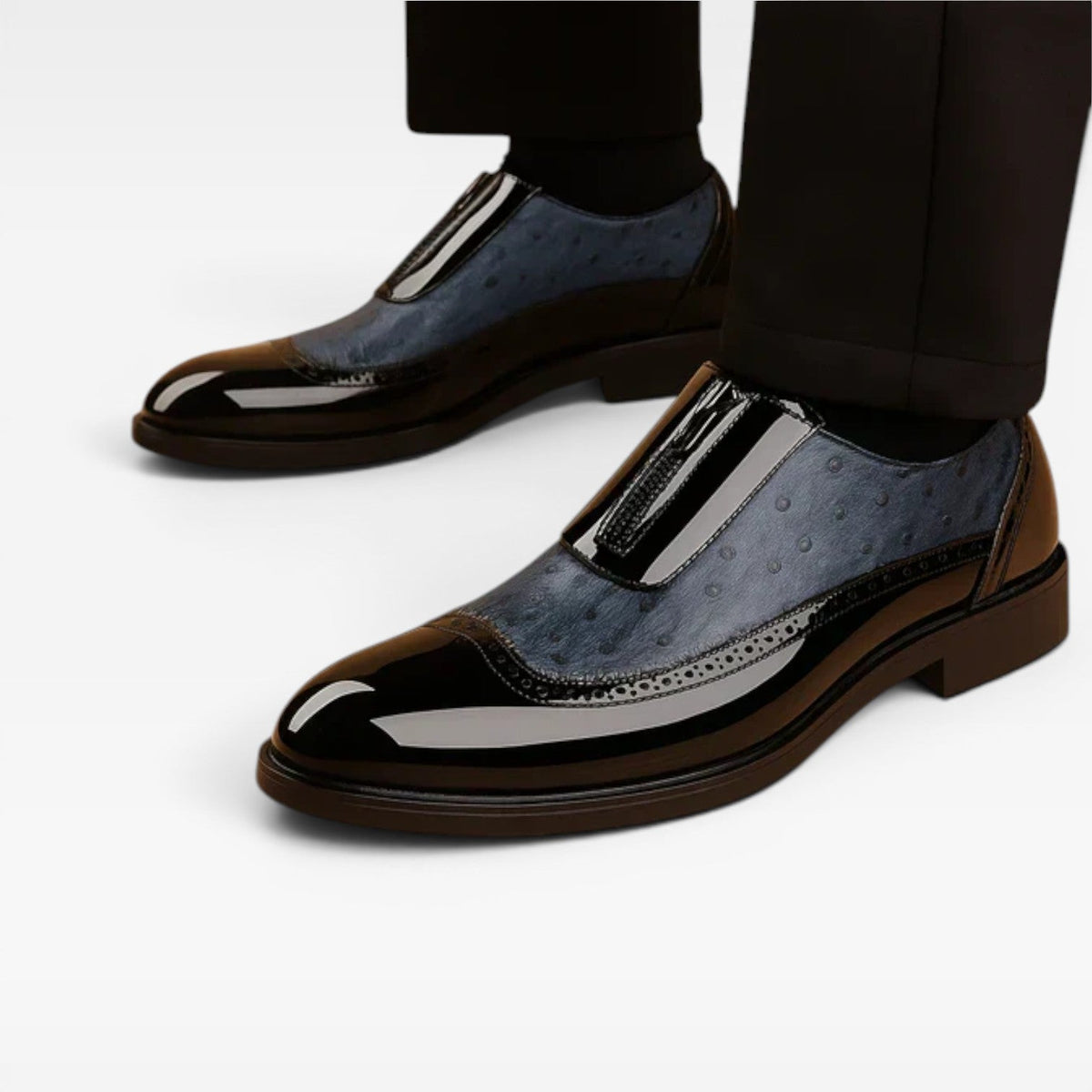 Herresko i patentlæder med strudse tekstur – Elegant tofarvet brogue formel stil